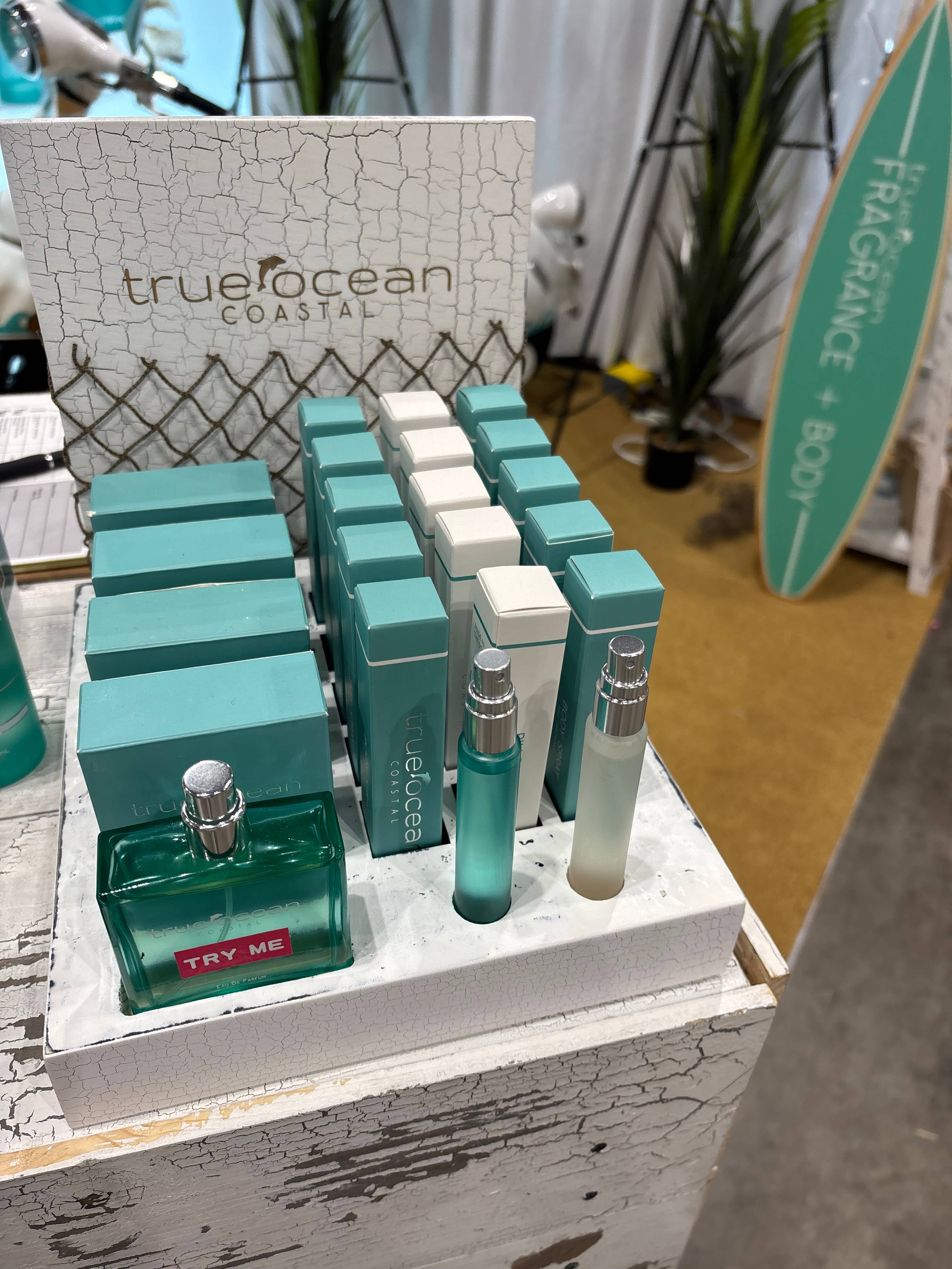 Display for Eau de Parfum + Pocket Mists