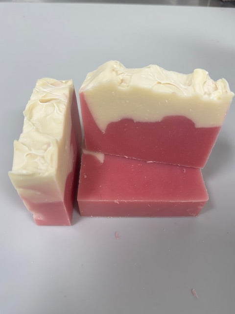 Fresh & Clean April Fresh Handcrafted Soap Bar [All Natural Fragrance]