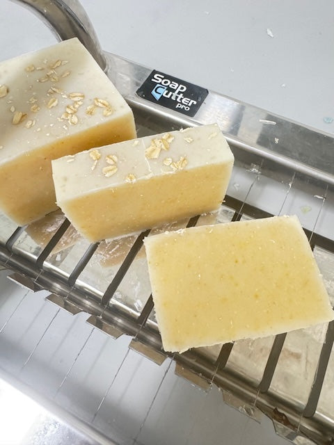 Pure Oatmeal Handcrafted Exfoliating Soap Bar [Fragrance Free]