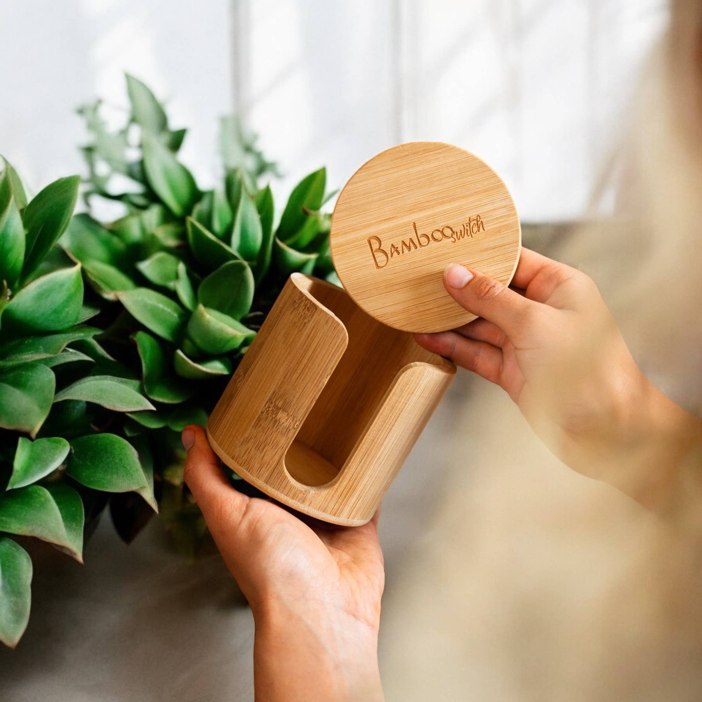 Bamboo Facial Rounds Holder | Christmas Gift Bestseller