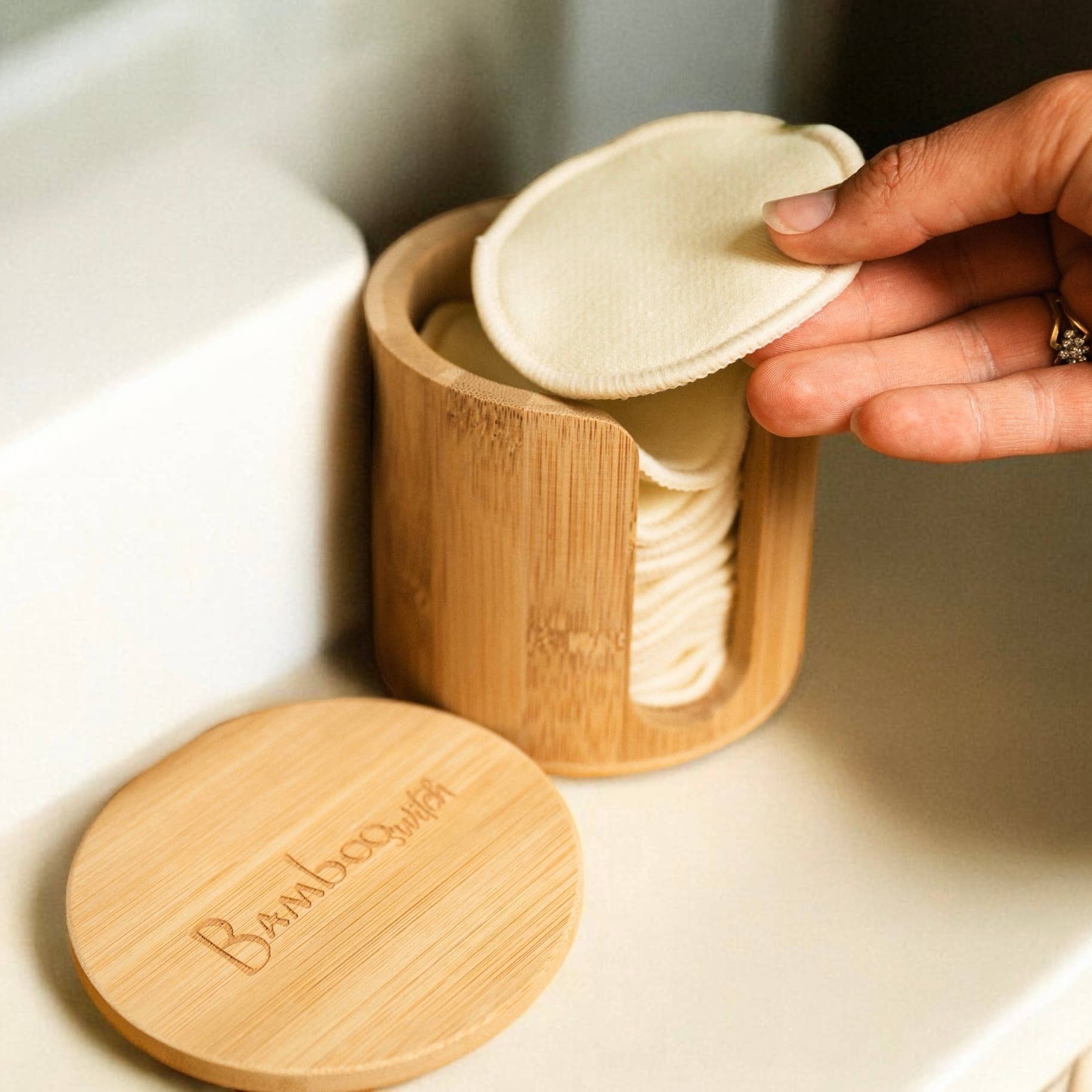 Bamboo Facial Rounds Holder | Christmas Gift Bestseller